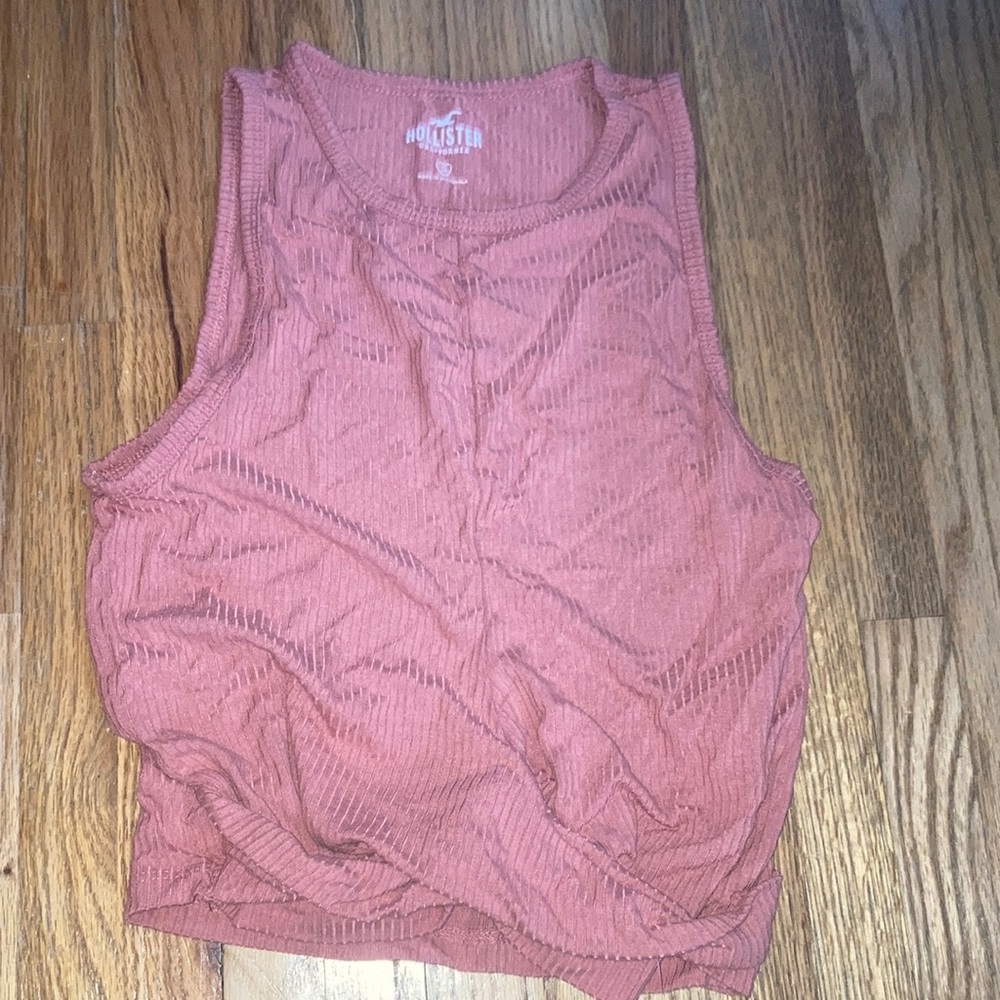 Twist front crop tank